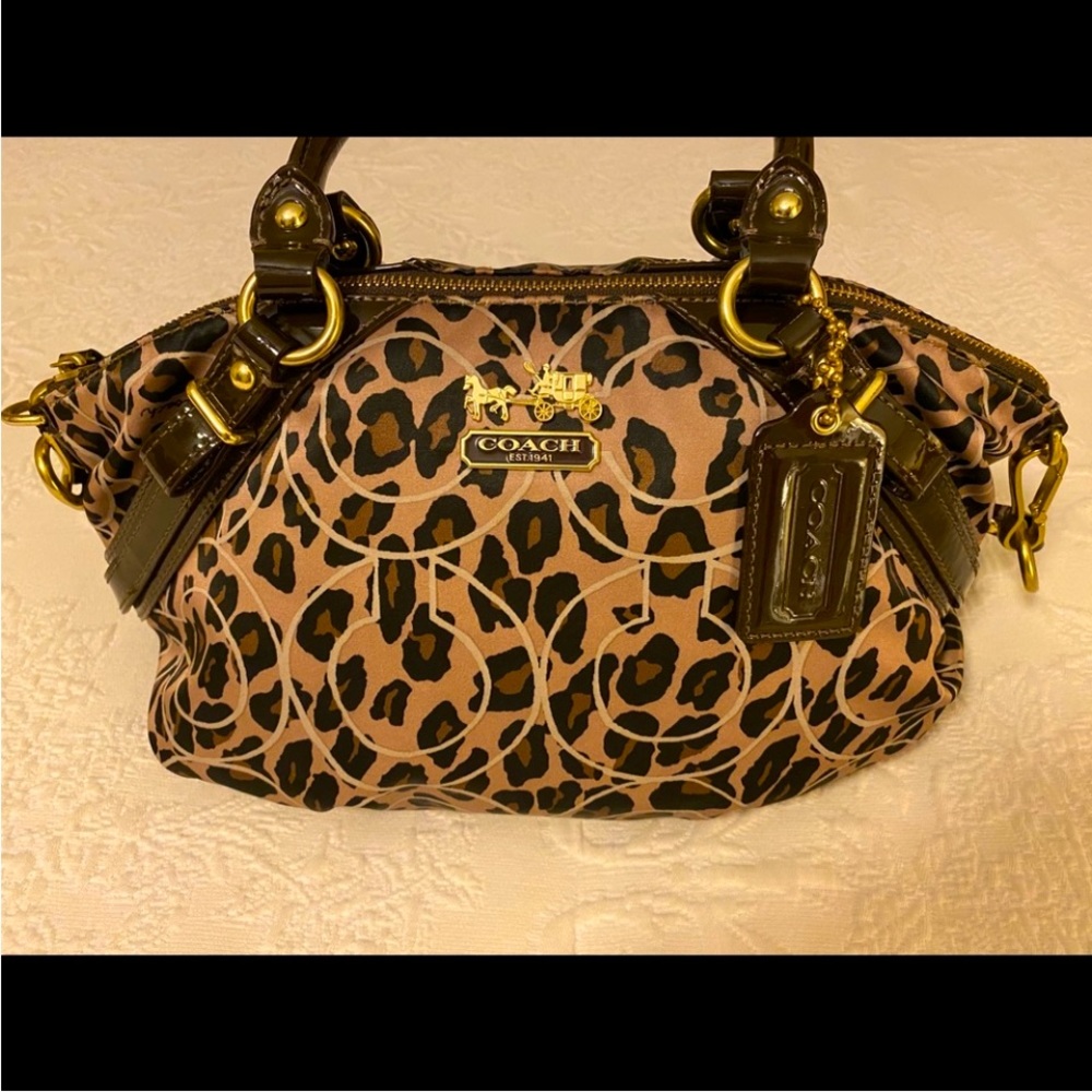 COACH LEOPARD LEGACY 🐆 HANDBAG CHOCOLATE 🍫 PATENT LEATHER STRAPS BRASS METAL